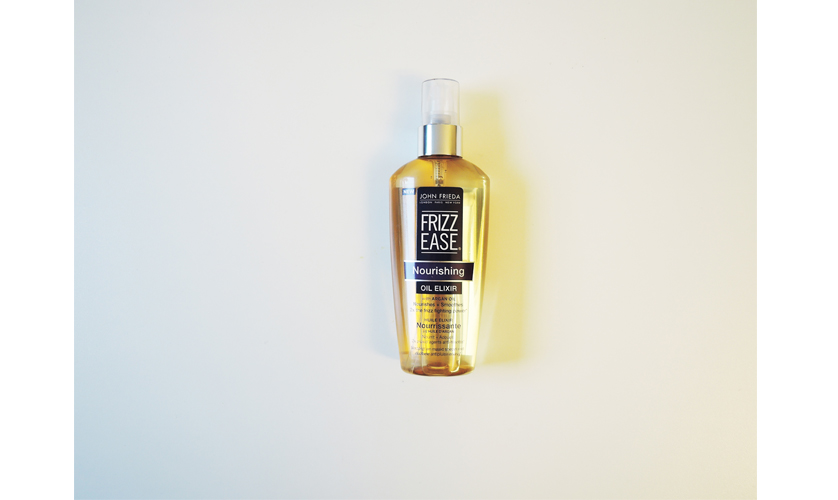John Frieda, 99 kr. Ett elixir som motverkar fris."Den fick håret att kännas glansig och luftigt även i det här kalla vädret med torr luft, vilket är ett stort plus" John Frieda, 99 kr. Ett elixir som motverkar fris."Den fick håret att kännas glansig och luftigt även i det här kalla vädret med torr luft, vilket är ett stort plus"
