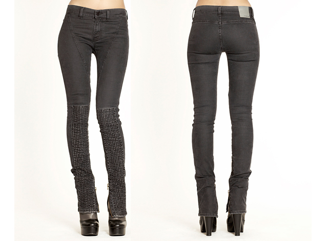 Amanda: THE LOCAL FIRM, IZZY JEANS, 1695 kr.
När jag sätter på mig dessa perfekt slitna jeans förvandlas mina ben till fölunge-ben. Förlängda tändstickor. Därav
har jag valt att använda dem, kanske lite väl frekvent sedan den dagen de anslöt till min byxs Amanda: THE LOCAL FIRM, IZZY JEANS, 1695 kr.
När jag sätter på mig dessa perfekt slitna jeans förvandlas mina ben till fölunge-ben. Förlängda tändstickor. Därav
har jag valt att använda dem, kanske lite väl frekvent sedan den dagen de anslöt till min byxs