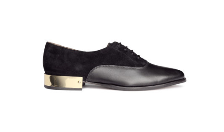 Festlig lågsko i både mocka och läder från H&M, ca 600 kr. Festlig lågsko i både mocka och läder från H&M, ca 600 kr.