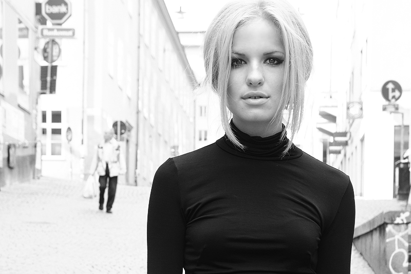 Vi kickar igång veckan med att plöja igenom våra kära Modetters bildarkiv från helgen som gått. Vilka befinner sig i Riga? Vem knatar omkring i gubbiga brallor? Ta en titt i bildspelet.