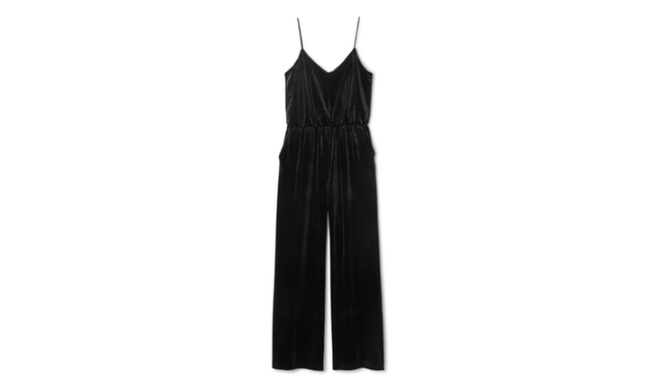 Jumpsuit i sammetskvalitet från Weekday, ca 600 kr. Jumpsuit i sammetskvalitet från Weekday, ca 600 kr.