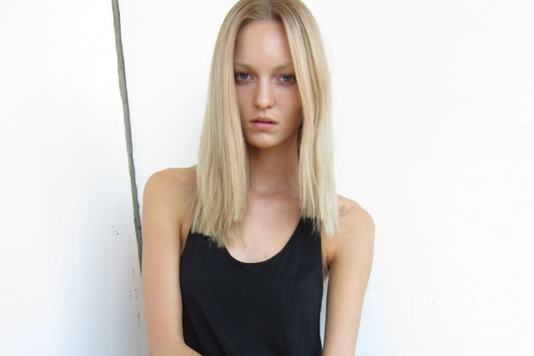 Svenska Theres Alexandersson inledde säsongen med Stockholm Fashion Week och siktades därefter på catwalken för Lanvin och Alexander McQueen.
