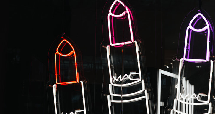 Bild på tre läppstift av märket MAC